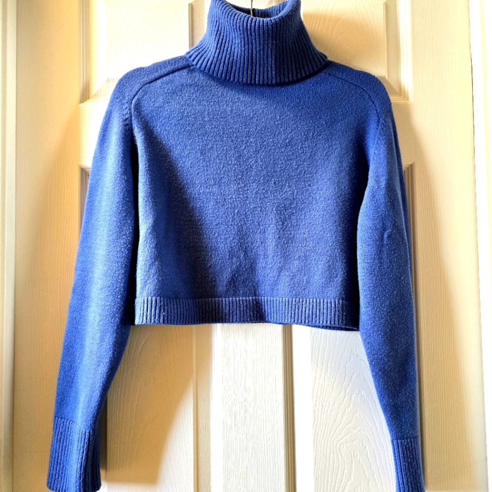 ZARA WOMEN'S MED CROPPED SWEATER